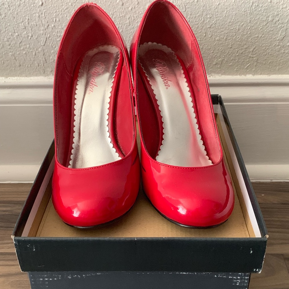 Red Fashion Pumps